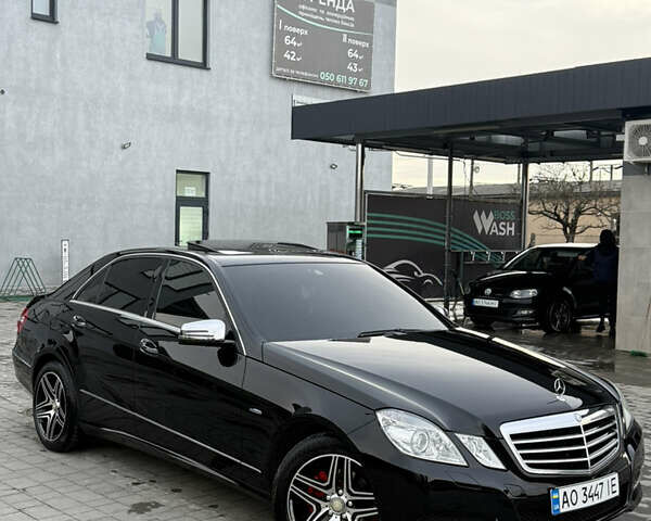 Черный Мерседес Е-Класс, объемом двигателя 2.2 л и пробегом 470 тыс. км за 12500 $, фото 1 на Automoto.ua