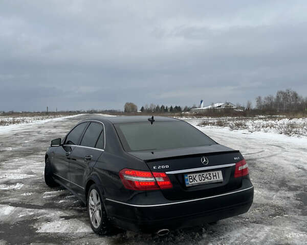Черный Мерседес Е-Класс, объемом двигателя 1.8 л и пробегом 265 тыс. км за 11900 $, фото 8 на Automoto.ua