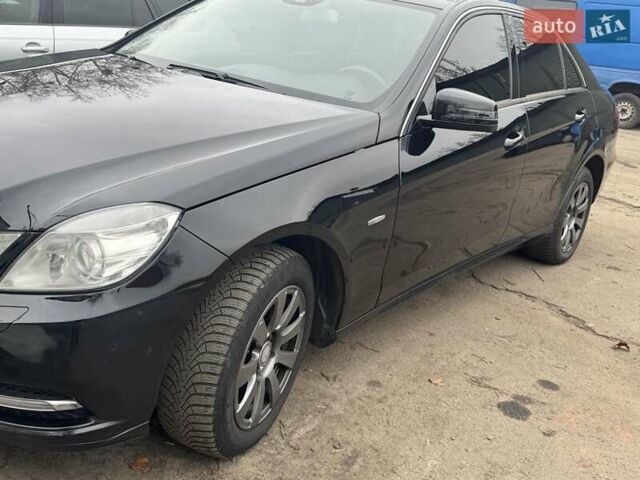 Черный Мерседес Е-Класс, объемом двигателя 1.8 л и пробегом 370 тыс. км за 10500 $, фото 3 на Automoto.ua