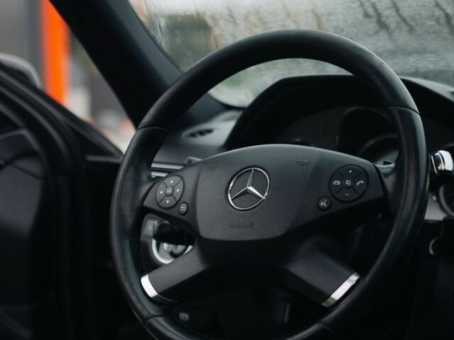 Черный Мерседес Е-Класс, объемом двигателя 3 л и пробегом 270 тыс. км за 14300 $, фото 8 на Automoto.ua