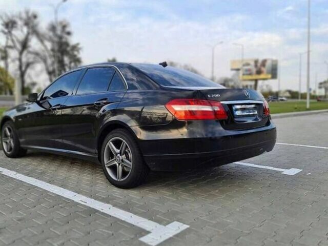 Чорний Мерседес Е-Клас, об'ємом двигуна 2.2 л та пробігом 203 тис. км за 12000 $, фото 4 на Automoto.ua