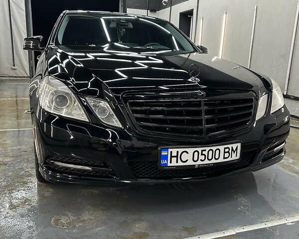 Черный Мерседес Е-Класс, объемом двигателя 1.8 л и пробегом 360 тыс. км за 12000 $, фото 6 на Automoto.ua