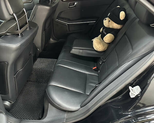 Черный Мерседес Е-Класс, объемом двигателя 1.8 л и пробегом 360 тыс. км за 12000 $, фото 18 на Automoto.ua