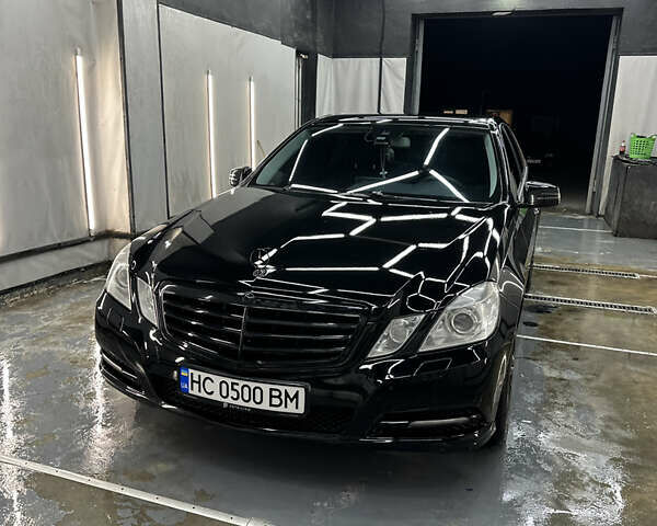 Черный Мерседес Е-Класс, объемом двигателя 1.8 л и пробегом 360 тыс. км за 12000 $, фото 8 на Automoto.ua