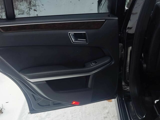 Черный Мерседес Е-Класс, объемом двигателя 2.2 л и пробегом 310 тыс. км за 10200 $, фото 13 на Automoto.ua