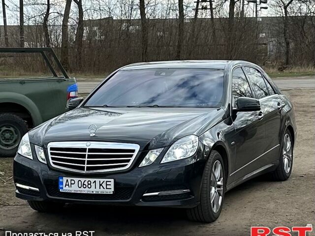 Чорний Мерседес Е-Клас, об'ємом двигуна 2.1 л та пробігом 263 тис. км за 15000 $, фото 2 на Automoto.ua