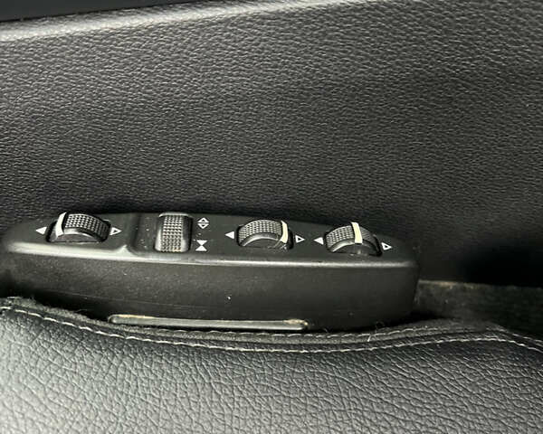 Черный Мерседес Е-Класс, объемом двигателя 1.8 л и пробегом 271 тыс. км за 8999 $, фото 18 на Automoto.ua