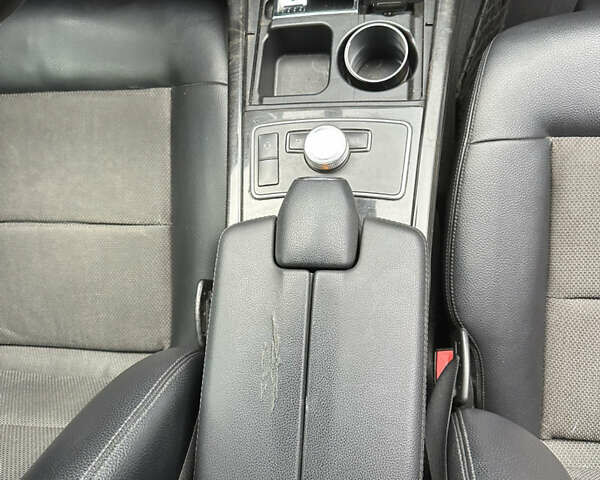 Чорний Мерседес Е-Клас, об'ємом двигуна 2.2 л та пробігом 200 тис. км за 15500 $, фото 5 на Automoto.ua