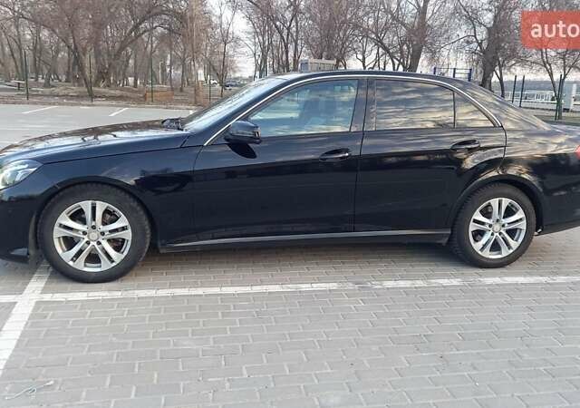 Черный Мерседес Е-Класс, объемом двигателя 1.8 л и пробегом 420 тыс. км за 10500 $, фото 5 на Automoto.ua