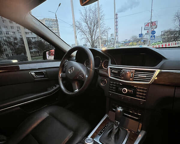 Черный Мерседес Е-Класс, объемом двигателя 2.2 л и пробегом 268 тыс. км за 10800 $, фото 8 на Automoto.ua