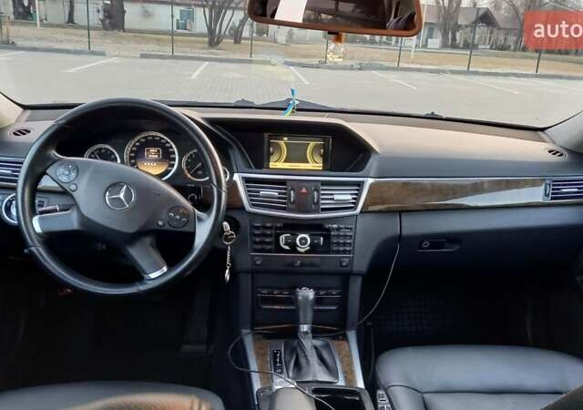 Черный Мерседес Е-Класс, объемом двигателя 1.8 л и пробегом 420 тыс. км за 10500 $, фото 13 на Automoto.ua