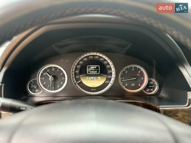 Чорний Мерседес Е-Клас, об'ємом двигуна 2.2 л та пробігом 226 тис. км за 13000 $, фото 6 на Automoto.ua