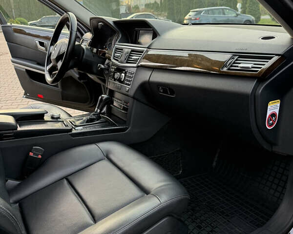 Черный Мерседес Е-Класс, объемом двигателя 2.14 л и пробегом 336 тыс. км за 11200 $, фото 16 на Automoto.ua