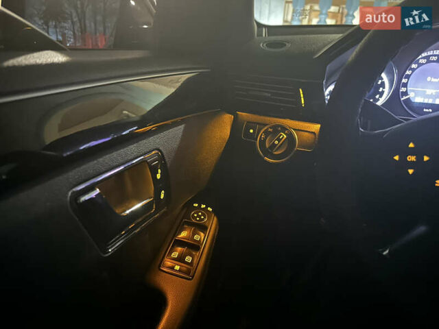 Черный Мерседес Е-Класс, объемом двигателя 2.2 л и пробегом 335 тыс. км за 13000 $, фото 3 на Automoto.ua
