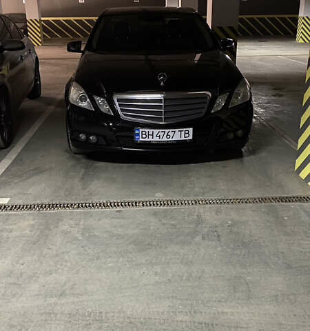 Черный Мерседес Е-Класс, объемом двигателя 1.8 л и пробегом 270 тыс. км за 11000 $, фото 2 на Automoto.ua