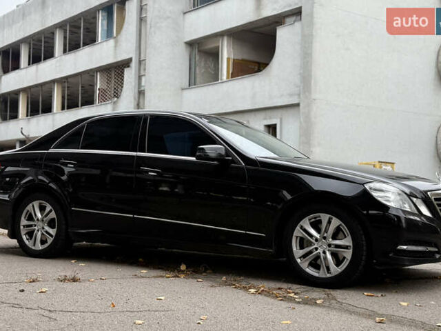 Черный Мерседес Е-Класс, объемом двигателя 3.5 л и пробегом 332 тыс. км за 13500 $, фото 8 на Automoto.ua