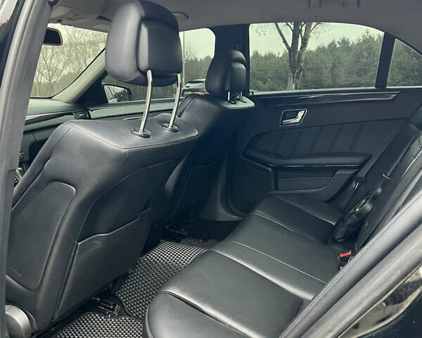 Черный Мерседес Е-Класс, объемом двигателя 1.8 л и пробегом 271 тыс. км за 8999 $, фото 22 на Automoto.ua