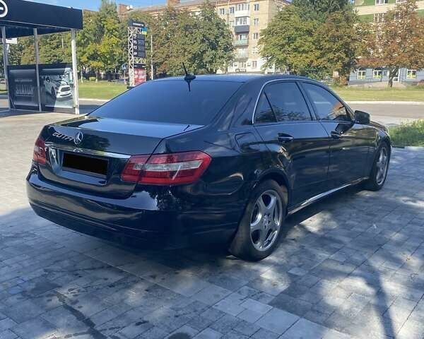 Черный Мерседес Е-Класс, объемом двигателя 2.1 л и пробегом 315 тыс. км за 11500 $, фото 6 на Automoto.ua