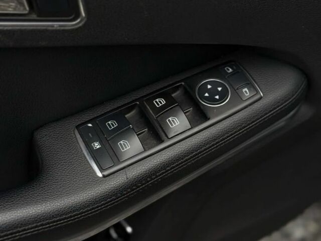 Черный Мерседес Е-Класс, объемом двигателя 2 л и пробегом 203 тыс. км за 12000 $, фото 7 на Automoto.ua