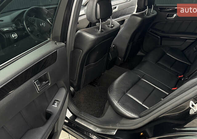 Чорний Мерседес Е-Клас, об'ємом двигуна 2.2 л та пробігом 399 тис. км за 12500 $, фото 26 на Automoto.ua