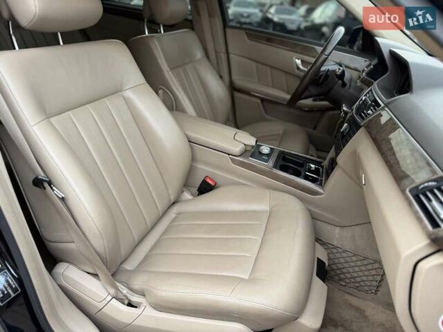 Мерседес Е-Клас 2011 у Києві на Automoto.ua Чорний Мерседес Е-Клас, об'ємом двигуна 3 л та пробігом 227 тис. км за 12500 $, фото 23 на Automoto.ua