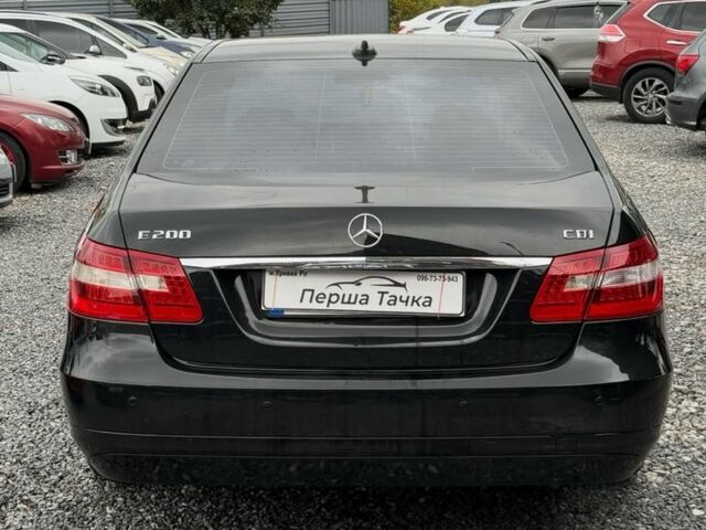 Черный Мерседес Е-Класс, объемом двигателя 2 л и пробегом 203 тыс. км за 12000 $, фото 5 на Automoto.ua