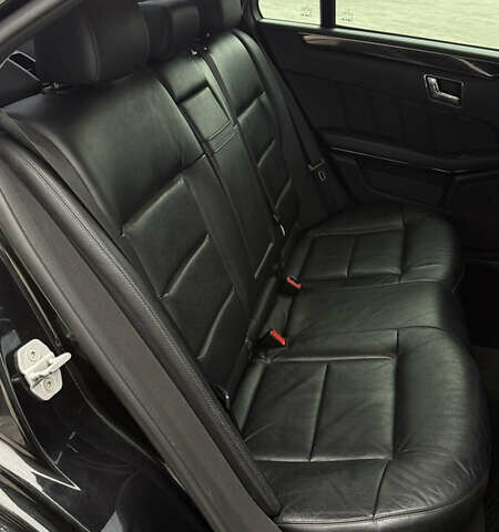 Чорний Мерседес Е-Клас, об'ємом двигуна 2.2 л та пробігом 399 тис. км за 12500 $, фото 15 на Automoto.ua