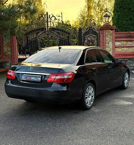 Мерседес Е-Класс 2011 в Виннице на Automoto.ua Черный Мерседес Е-Класс, объемом двигателя 2.2 л и пробегом 274 тыс. км за 10200 $, фото 2 на Automoto.ua