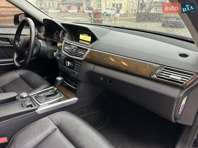 Черный Мерседес Е-Класс, объемом двигателя 2.2 л и пробегом 280 тыс. км за 11499 $, фото 21 на Automoto.ua