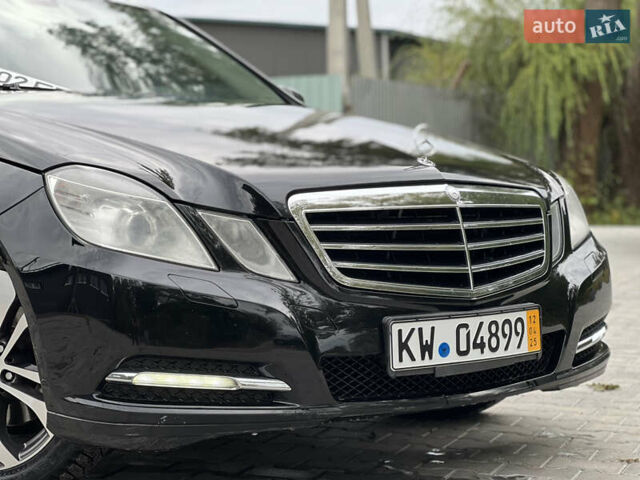 Чорний Мерседес Е-Клас, об'ємом двигуна 2.2 л та пробігом 320 тис. км за 10999 $, фото 18 на Automoto.ua