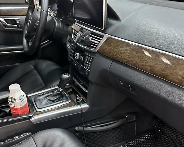 Черный Мерседес Е-Класс, объемом двигателя 1.8 л и пробегом 360 тыс. км за 12000 $, фото 14 на Automoto.ua