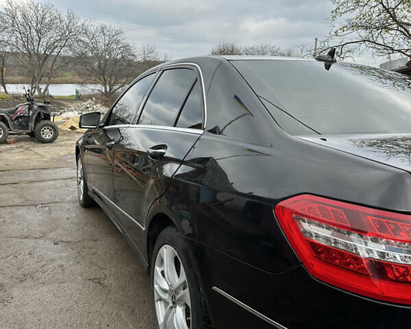 Чорний Мерседес Е-Клас, об'ємом двигуна 2.2 л та пробігом 200 тис. км за 15500 $, фото 2 на Automoto.ua