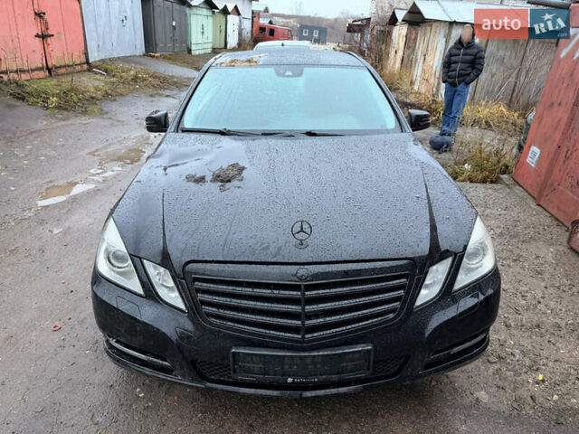 Черный Мерседес Е-Класс, объемом двигателя 1.8 л и пробегом 250 тыс. км за 4900 $, фото 1 на Automoto.ua
