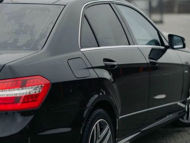 Черный Мерседес Е-Класс, объемом двигателя 3 л и пробегом 270 тыс. км за 14300 $, фото 1 на Automoto.ua