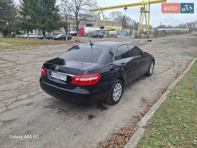 Черный Мерседес Е-Класс, объемом двигателя 2.14 л и пробегом 467 тыс. км за 11200 $, фото 4 на Automoto.ua