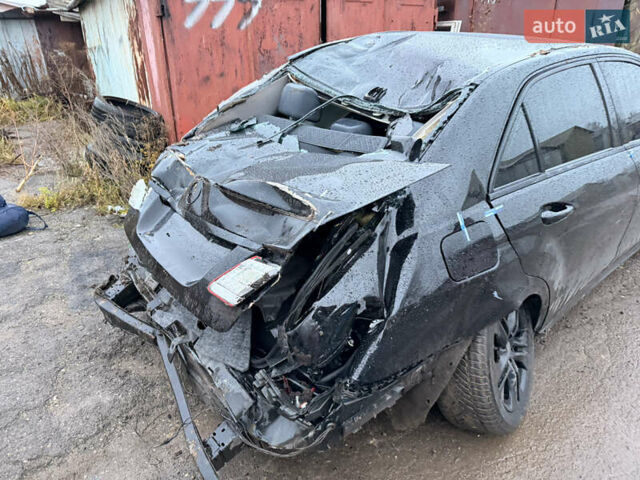 Черный Мерседес Е-Класс, объемом двигателя 1.8 л и пробегом 250 тыс. км за 4900 $, фото 4 на Automoto.ua