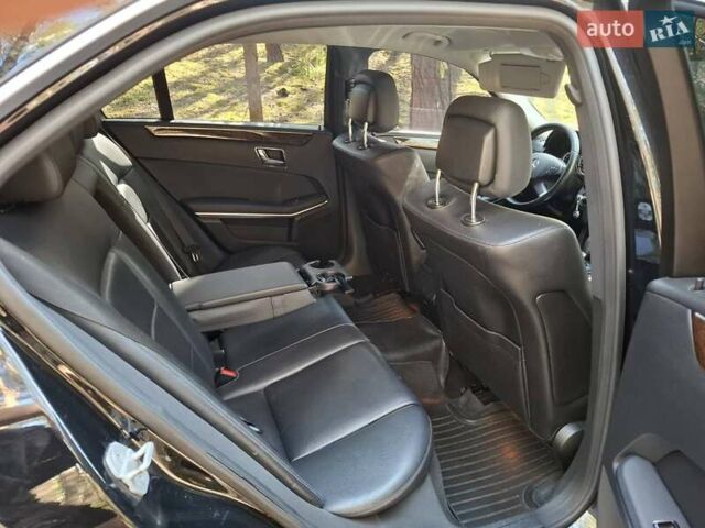 Черный Мерседес Е-Класс, объемом двигателя 2.14 л и пробегом 290 тыс. км за 11499 $, фото 2 на Automoto.ua