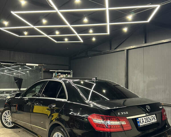 Черный Мерседес Е-Класс, объемом двигателя 3.5 л и пробегом 103 тыс. км за 15500 $, фото 6 на Automoto.ua