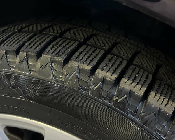 Черный Мерседес Е-Класс, объемом двигателя 2.2 л и пробегом 268 тыс. км за 10800 $, фото 11 на Automoto.ua