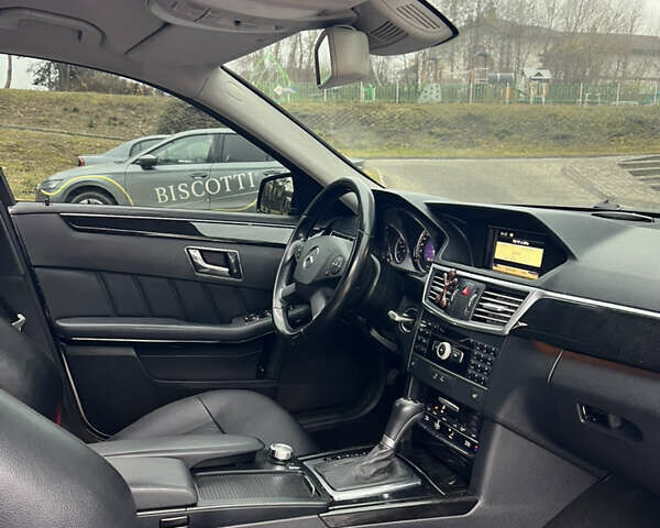 Черный Мерседес Е-Класс, объемом двигателя 1.8 л и пробегом 271 тыс. км за 8999 $, фото 26 на Automoto.ua