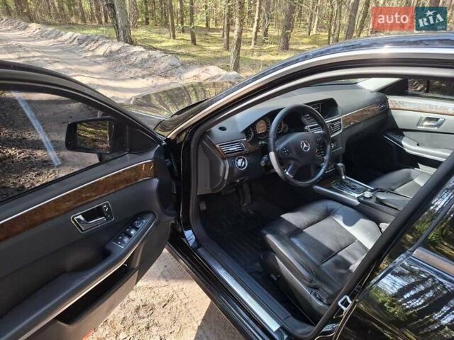 Черный Мерседес Е-Класс, объемом двигателя 2.14 л и пробегом 290 тыс. км за 11499 $, фото 7 на Automoto.ua