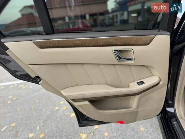 Мерседес Е-Клас 2011 у Києві на Automoto.ua Чорний Мерседес Е-Клас, об'ємом двигуна 3 л та пробігом 227 тис. км за 12500 $, фото 25 на Automoto.ua