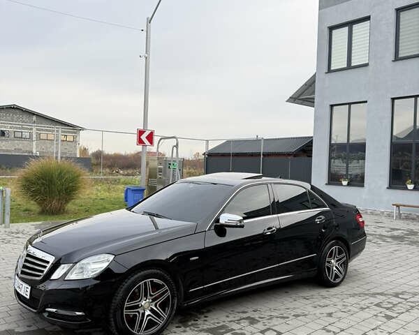 Черный Мерседес Е-Класс, объемом двигателя 2.2 л и пробегом 470 тыс. км за 12500 $, фото 12 на Automoto.ua