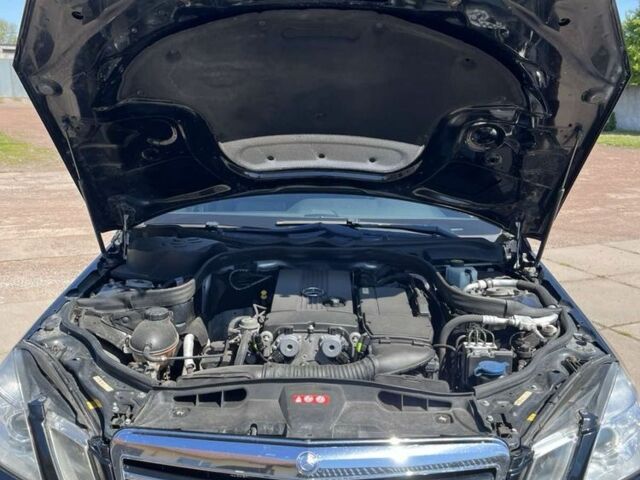 Чорний Мерседес Е-Клас, об'ємом двигуна 1.8 л та пробігом 311 тис. км за 10800 $, фото 5 на Automoto.ua