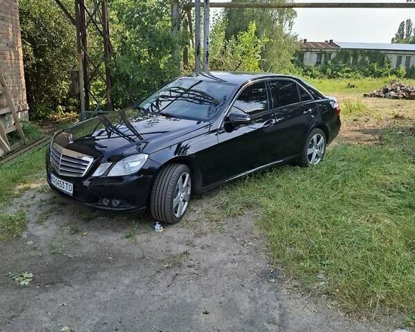 Черный Мерседес Е-Класс, объемом двигателя 2.14 л и пробегом 467 тыс. км за 11200 $, фото 11 на Automoto.ua