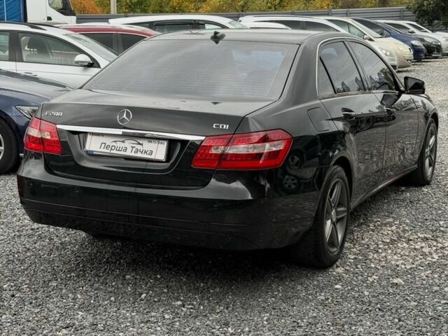 Черный Мерседес Е-Класс, объемом двигателя 2 л и пробегом 203 тыс. км за 12000 $, фото 4 на Automoto.ua