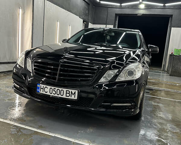 Черный Мерседес Е-Класс, объемом двигателя 1.8 л и пробегом 360 тыс. км за 12000 $, фото 7 на Automoto.ua