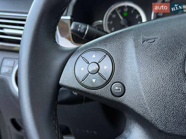 Чорний Мерседес Е-Клас, об'ємом двигуна 2.14 л та пробігом 282 тис. км за 11900 $, фото 13 на Automoto.ua