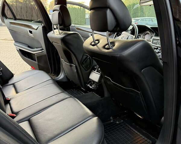 Черный Мерседес Е-Класс, объемом двигателя 2.14 л и пробегом 336 тыс. км за 11200 $, фото 20 на Automoto.ua