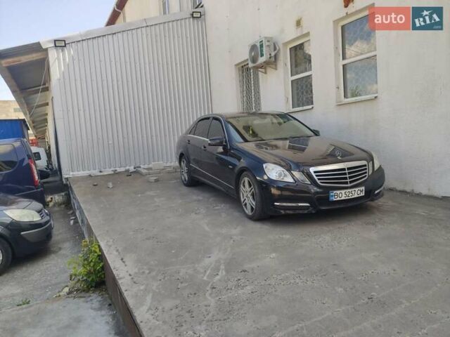 Чорний Мерседес Е-Клас, об'ємом двигуна 0 л та пробігом 260 тис. км за 13000 $, фото 3 на Automoto.ua